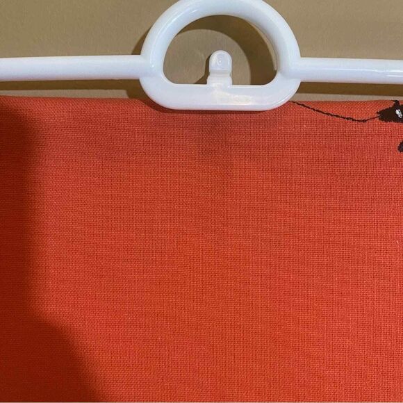 Tag Halloween Table Runner - Picture 6 of 9